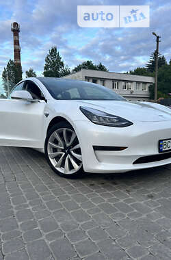 Седан Tesla Model 3 2020 в Львове