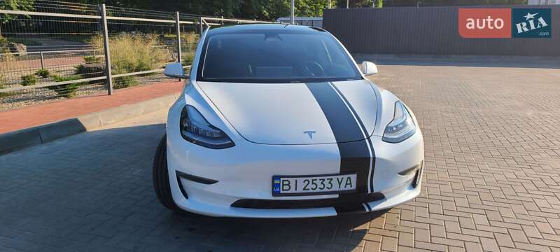 Седан Tesla Model 3 2020 в Кременчуге