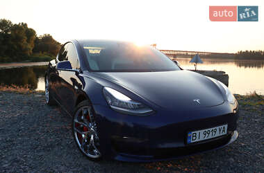 Tesla Model 3  2019