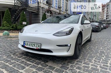 Tesla Model 3  2021