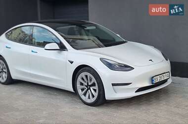 Tesla Model 3  2022