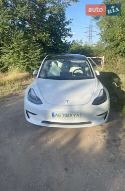 Tesla Model 3  2021