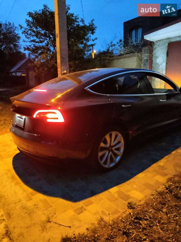 Tesla Model 3 2018 Tesla Model 3 2018