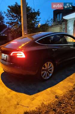 Tesla Model 3  2018