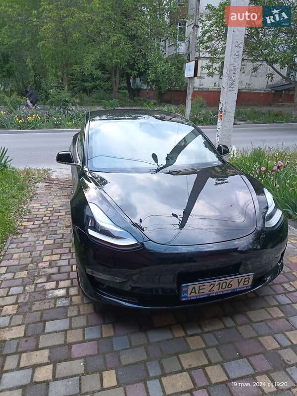 Седан Tesla Model 3 2018 в Днепре
