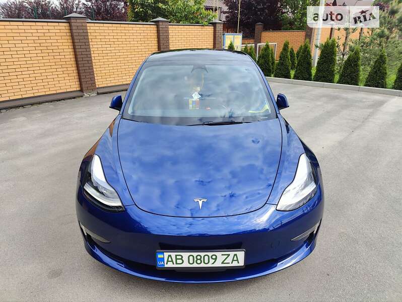 Седан Tesla Model 3 2022 в Вінниці
