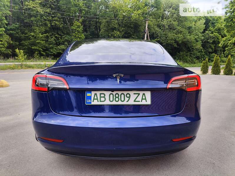 Седан Tesla Model 3 2022 в Вінниці