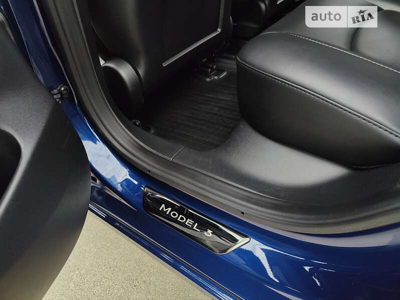 Седан Tesla Model 3 2022 в Вінниці