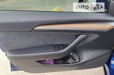 Седан Tesla Model 3 2022 в Вінниці