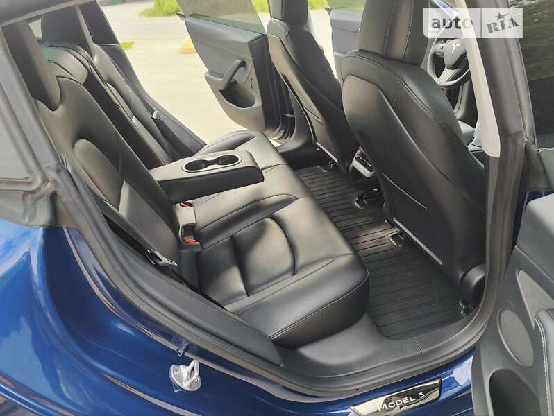 Седан Tesla Model 3 2022 в Вінниці