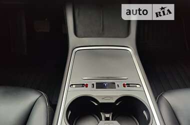 Седан Tesla Model 3 2022 в Вінниці