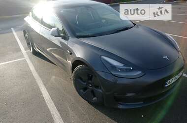 Tesla Model 3  2022