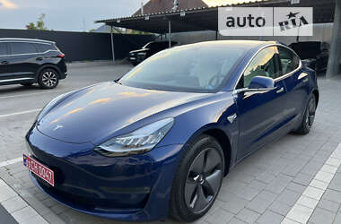 Tesla Model 3  2019