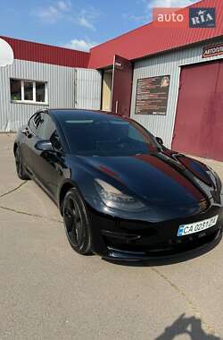 Tesla Model 3  2019