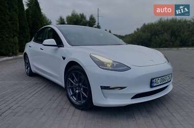 Tesla Model 3  2022