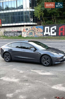 Tesla Model 3  2022