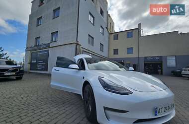 Tesla Model 3  2021