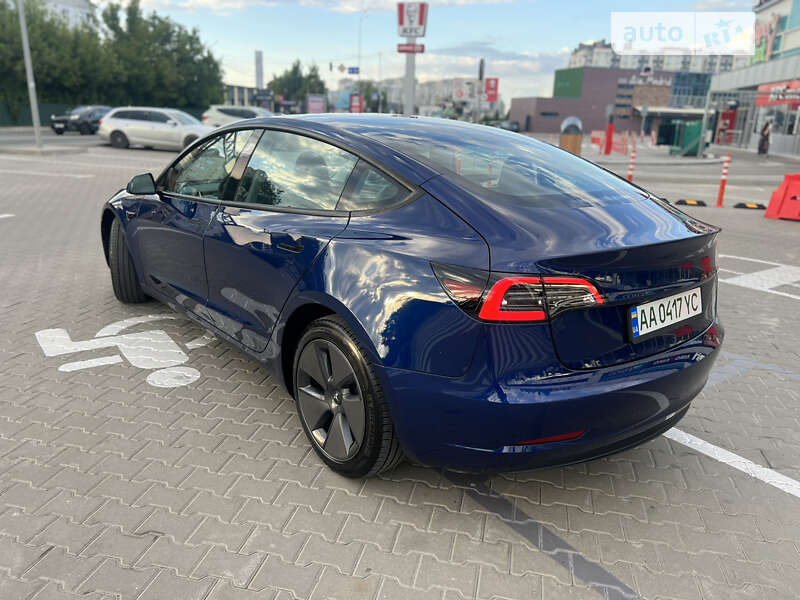 Седан Tesla Model 3 2023 в Білогородці