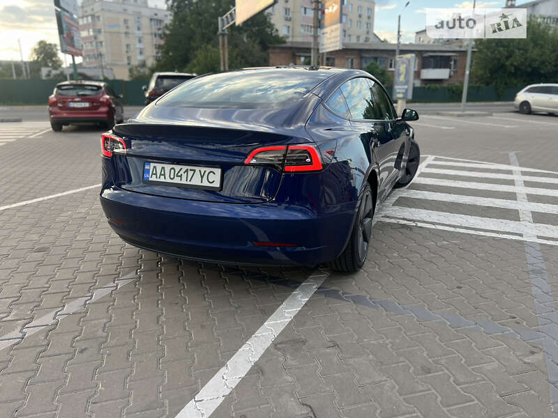 Седан Tesla Model 3 2023 в Білогородці