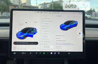 Седан Tesla Model 3 2023 в Білогородці