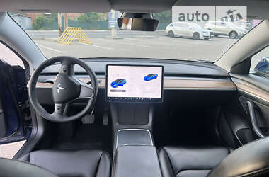Седан Tesla Model 3 2023 в Білогородці