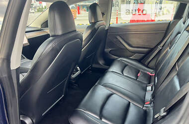 Седан Tesla Model 3 2023 в Білогородці