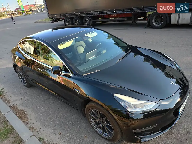 Tesla Model 3 2019