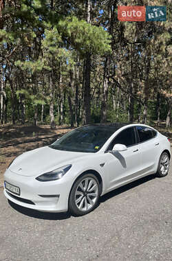 Tesla Model 3  2019
