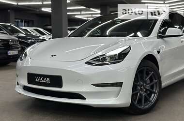 Седан Tesla Model 3 2023 в Киеве