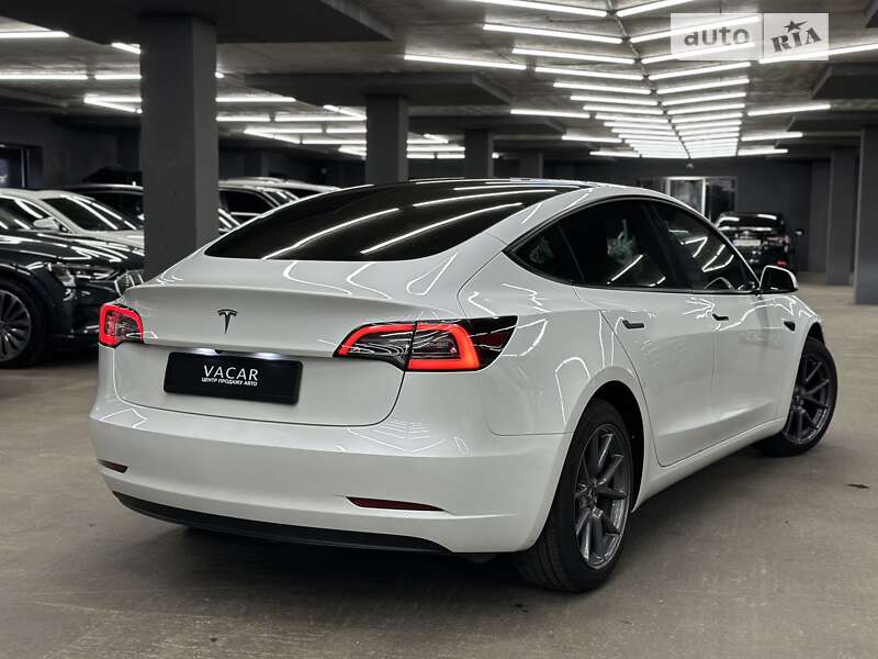 Седан Tesla Model 3 2023 в Киеве