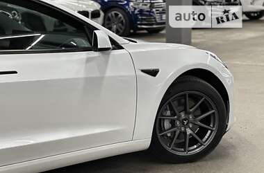 Седан Tesla Model 3 2023 в Киеве