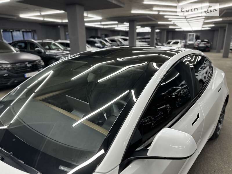 Седан Tesla Model 3 2023 в Киеве
