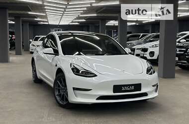 Седан Tesla Model 3 2023 в Киеве