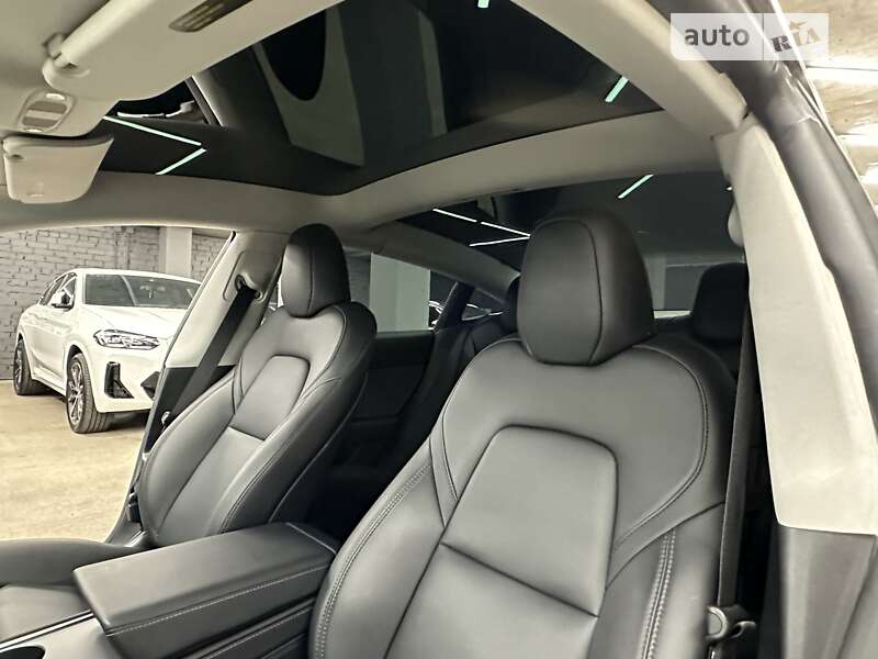 Седан Tesla Model 3 2023 в Киеве