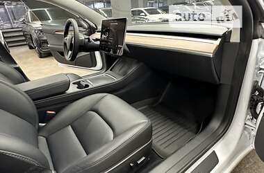 Седан Tesla Model 3 2023 в Киеве