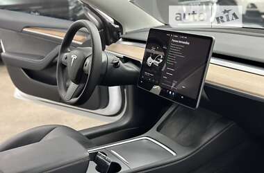 Седан Tesla Model 3 2023 в Киеве