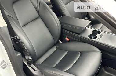 Седан Tesla Model 3 2023 в Киеве
