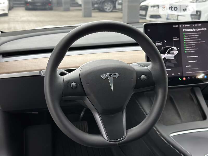 Седан Tesla Model 3 2023 в Киеве