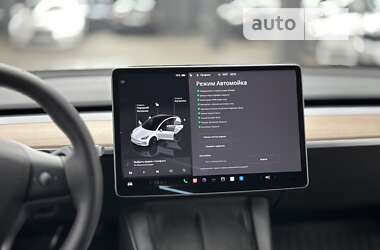 Седан Tesla Model 3 2023 в Киеве