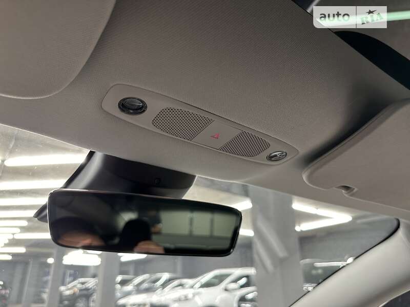 Седан Tesla Model 3 2023 в Киеве