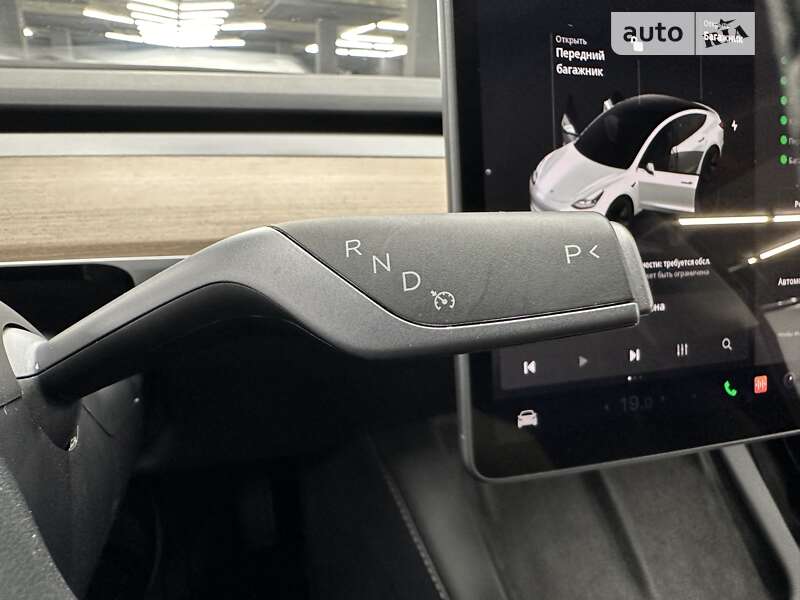 Седан Tesla Model 3 2023 в Киеве