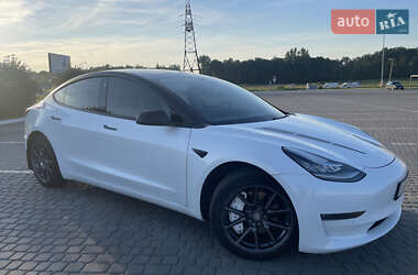 Tesla Model 3  2019