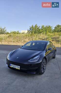 Tesla Model 3  2021