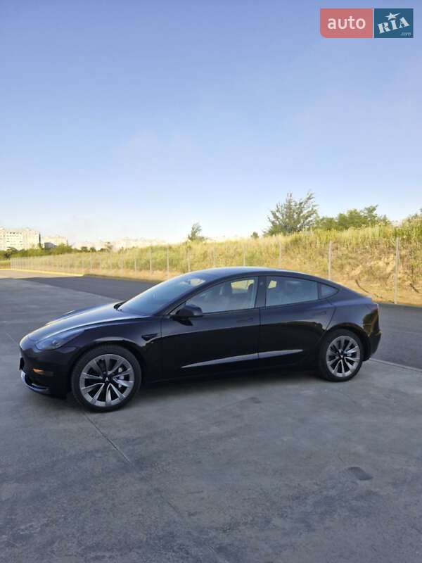 Седан Tesla Model 3 2021 в Запорожье
