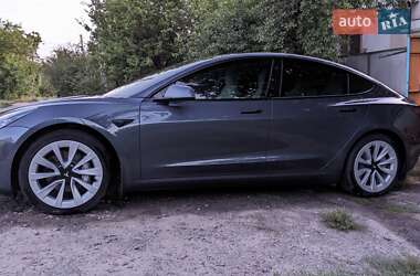 Tesla Model 3  2021