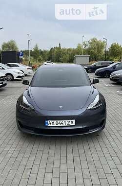 Tesla Model 3  2021