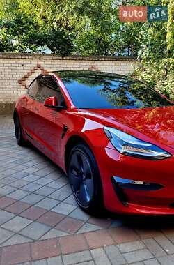 Tesla Model 3  2019