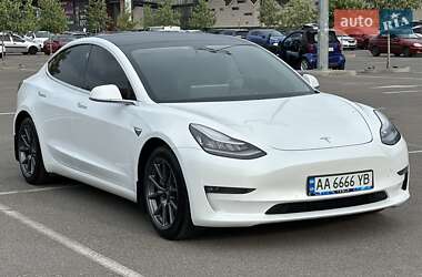 Tesla Model 3  2020