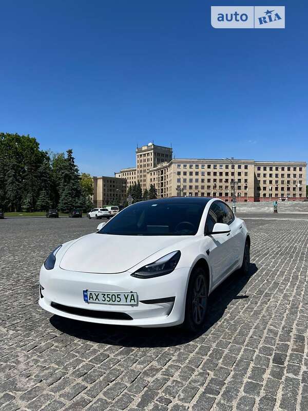 Седан Tesla Model 3 2021 в Харькове