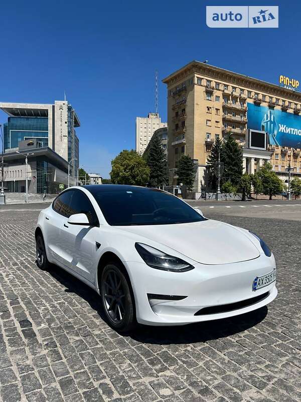 Седан Tesla Model 3 2021 в Харькове